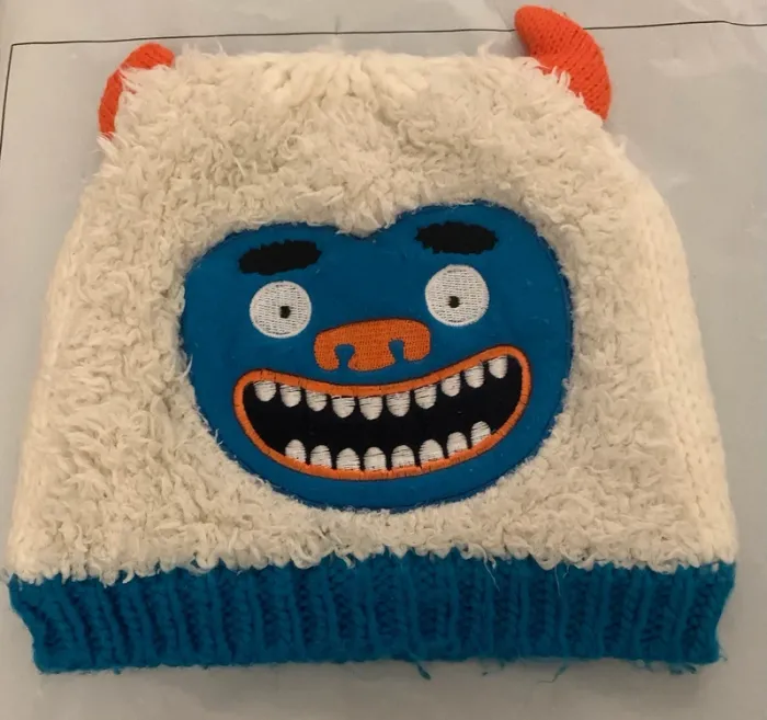 Écharpe et bonnet monstre pour enfant
