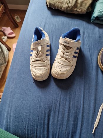 Baskets mixte addidas taille 27