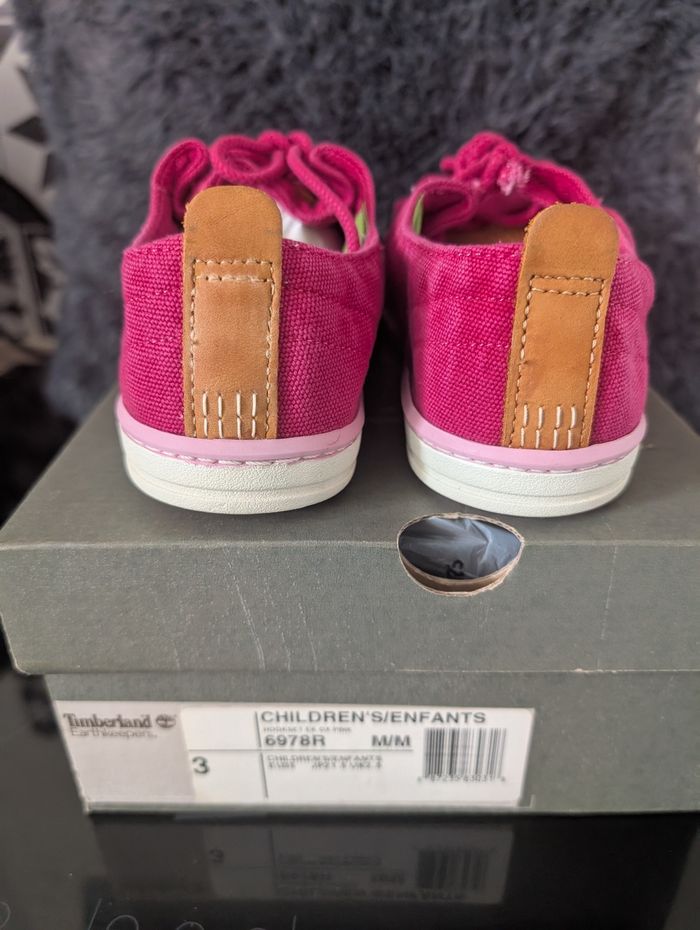 Baskets fille. Taille 35. Neuf Timberland