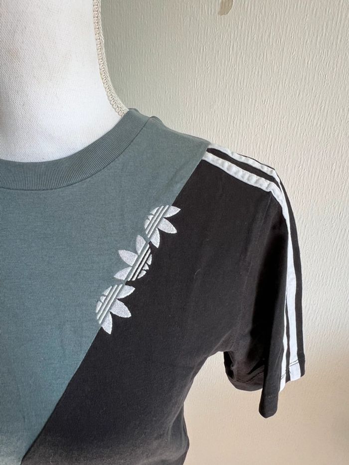 Très beau t shirt adidas 40 - photo numéro 2