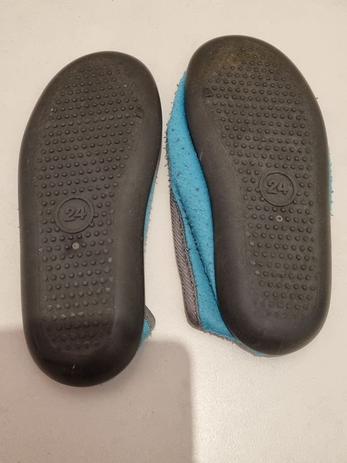 Chaussons Mickey Pointure 24 - photo numéro 3