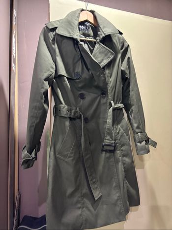 Trench vert
