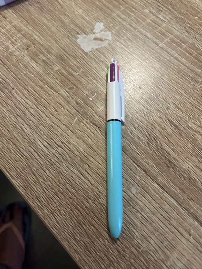 Stylo 4 couleurs bic - photo numéro 2