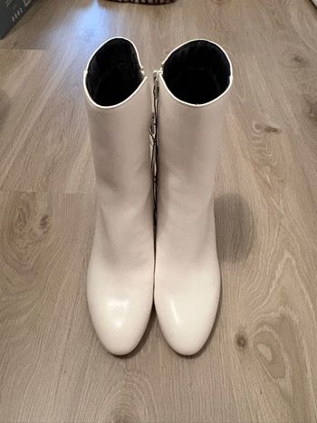 Bottines blanches à talons 
