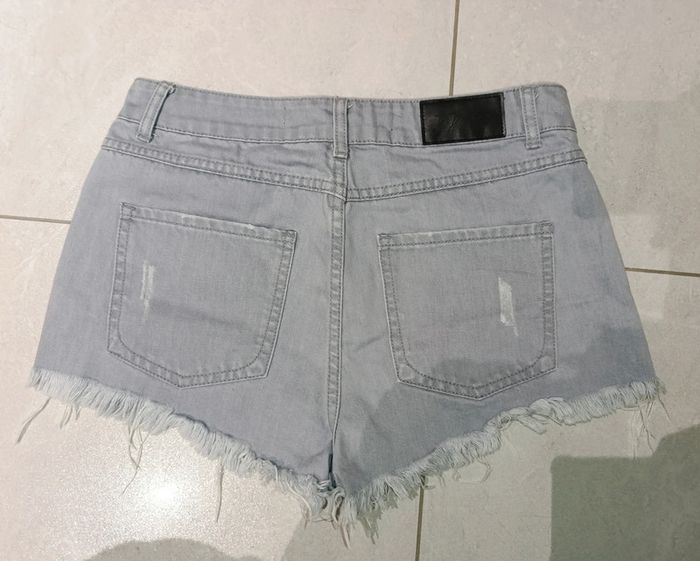 Mini short jeans gris 38 - photo numéro 2