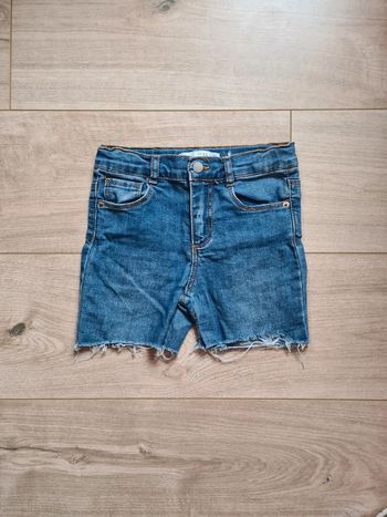 Short zara 4/5 ans