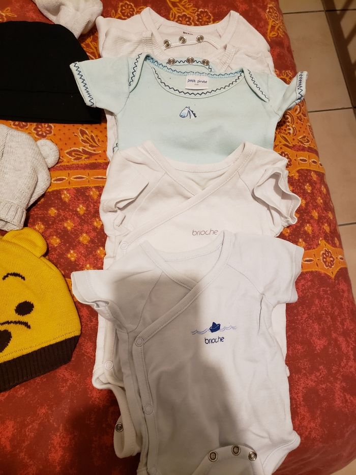 Lots de vêtements bébé 1 mois - photo numéro 3