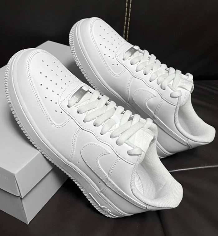 Nike Air Force 1 ‘07 taille 44 - photo numéro 2