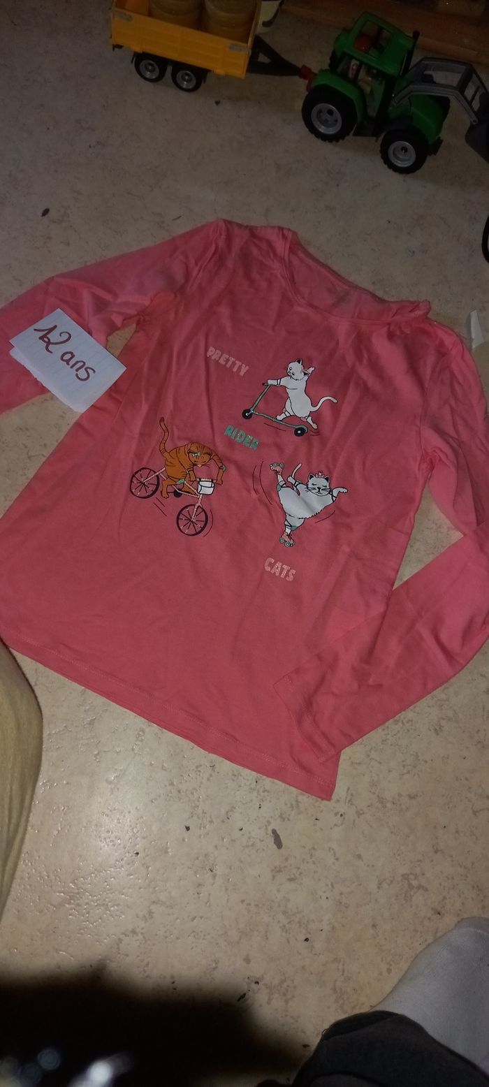 Tee-shirt 12ans neuf
