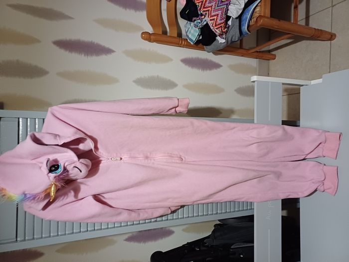 pyjama avec capuche pour filles Taille 7 ans