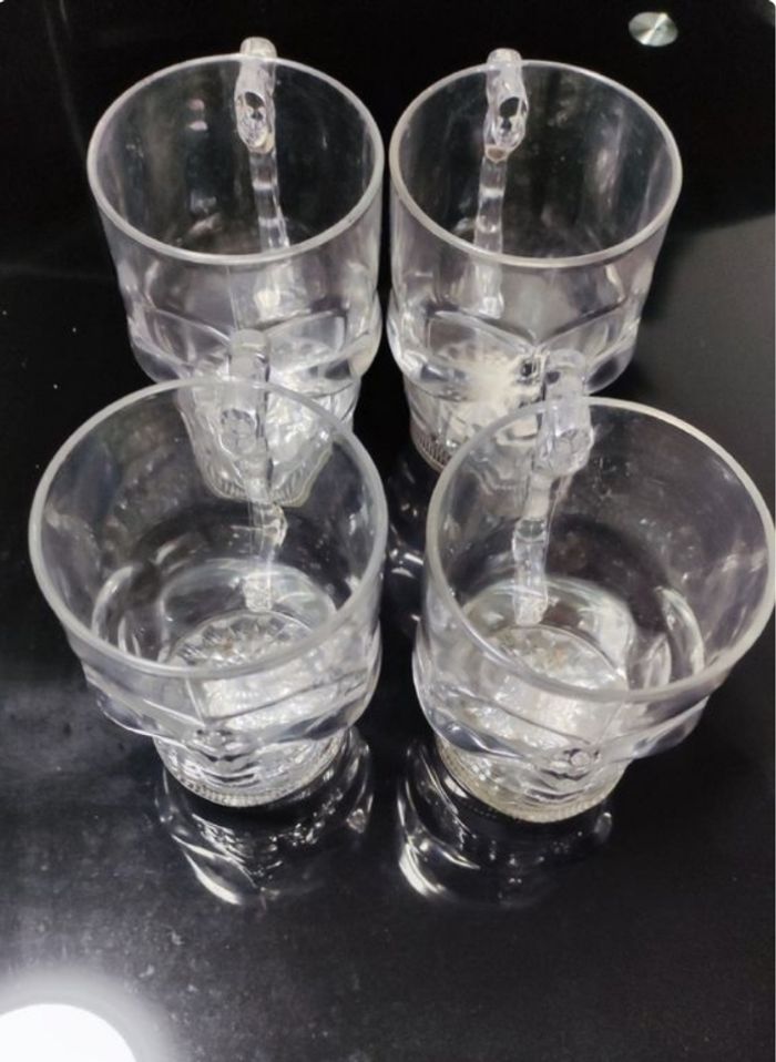 Lot de 4 verres en plastique halloween - photo numéro 2
