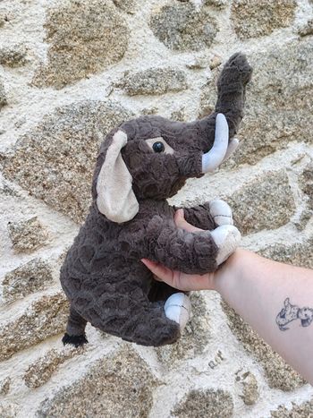 Peluche éléphant