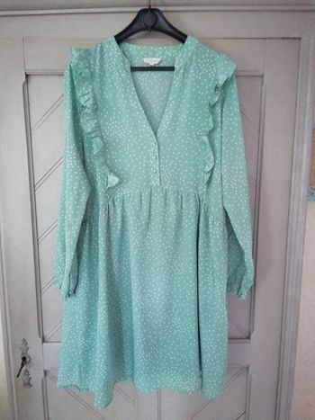 Robe vert clair avec pois blancs 