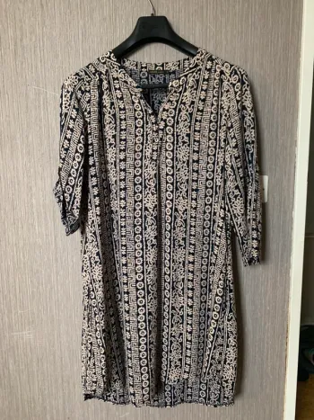 Belle tunique ou robe courte