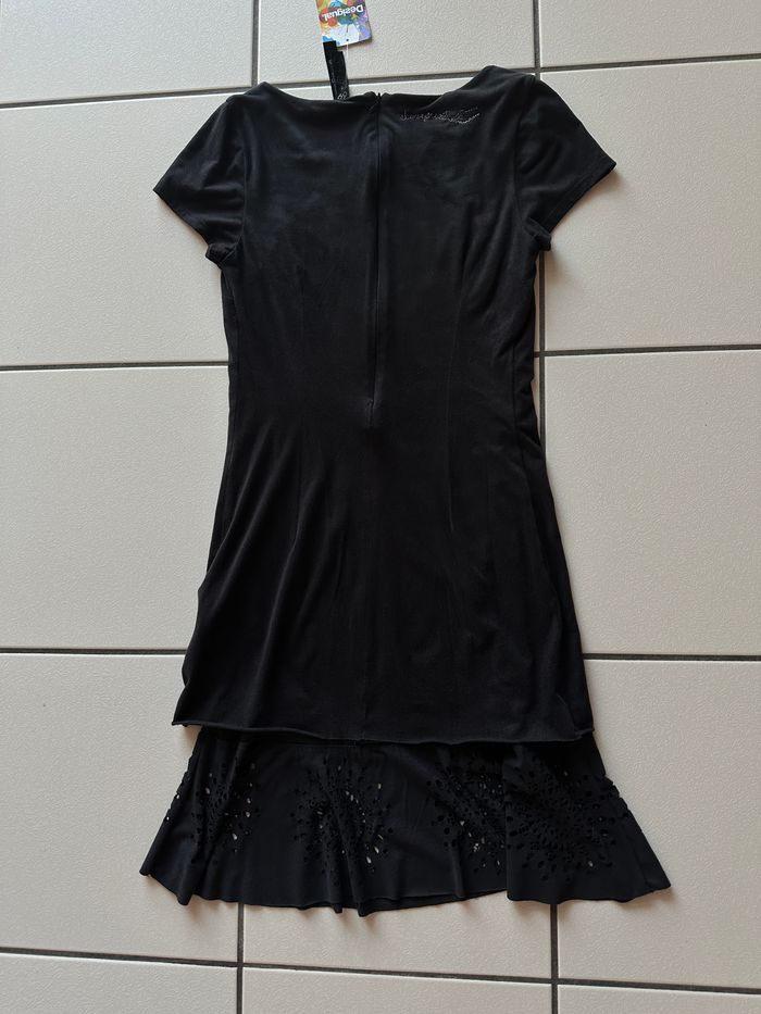 robe noire desigual taille 34 NEUVE tissus velouté peau de peche - photo numéro 10