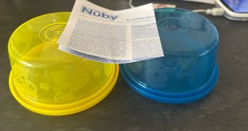 2 bols  neufs pour nourriture bébé Nûby