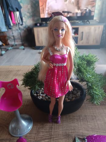 Barbie Loves glitter doll