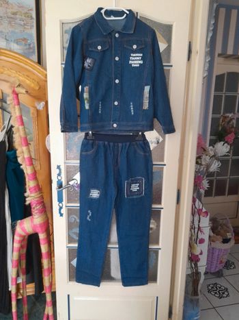 Jolie ensemble en jeans neuf