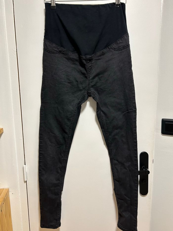 Pantalon de grossesse noir jeans en bon état