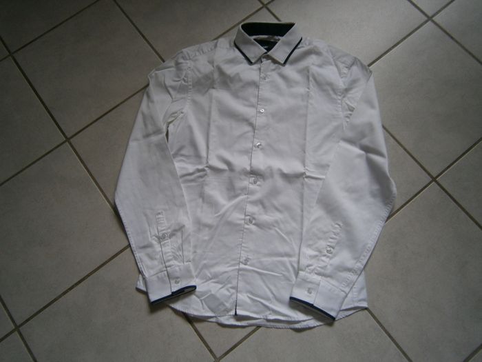 Chemise blanche liseré marine CELIO Taille S (37/38) - photo numéro 1