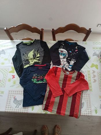 Lot 4 tee-shirt ML taille 4/5 ans