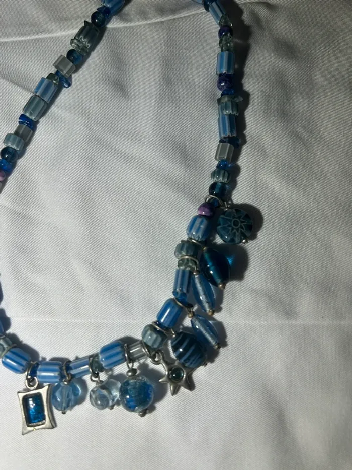 Collier bleu - photo numéro 3