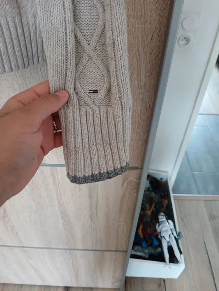 Pull col V tommy hilfiger XS beige - photo numéro 2
