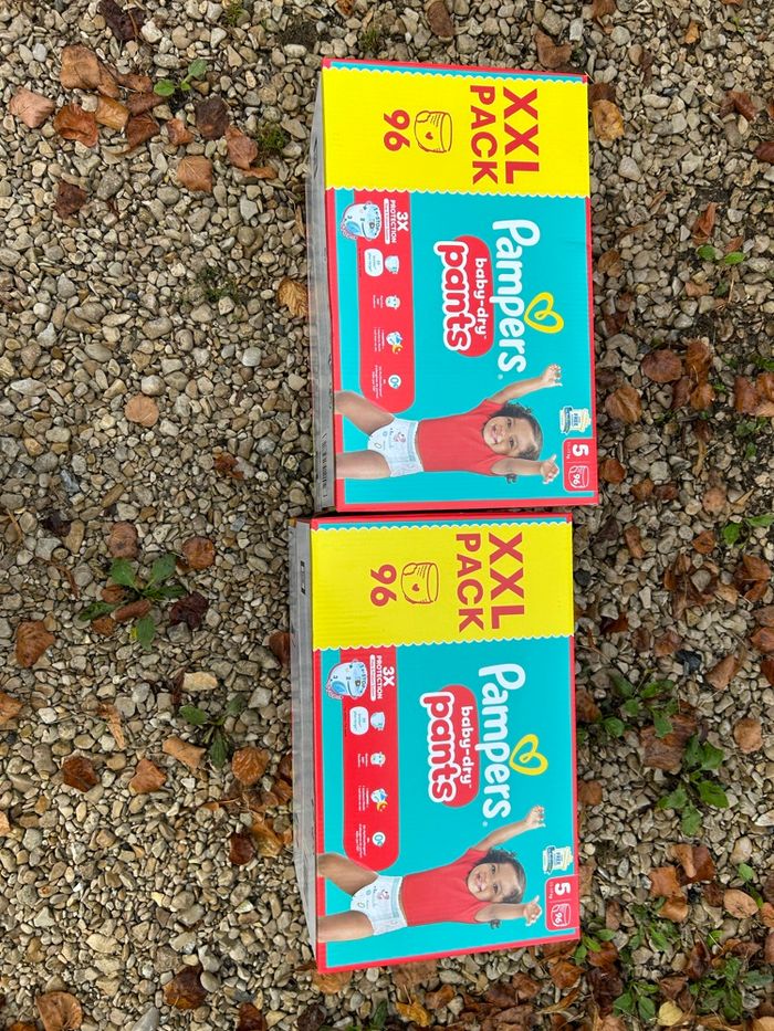 192 Couches Pampers Pants taille 5