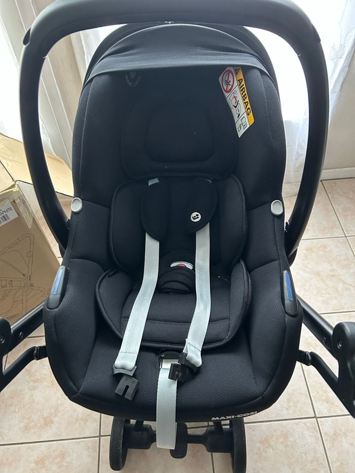 Poussette maxi cosy et ses accessoires - photo numéro 6