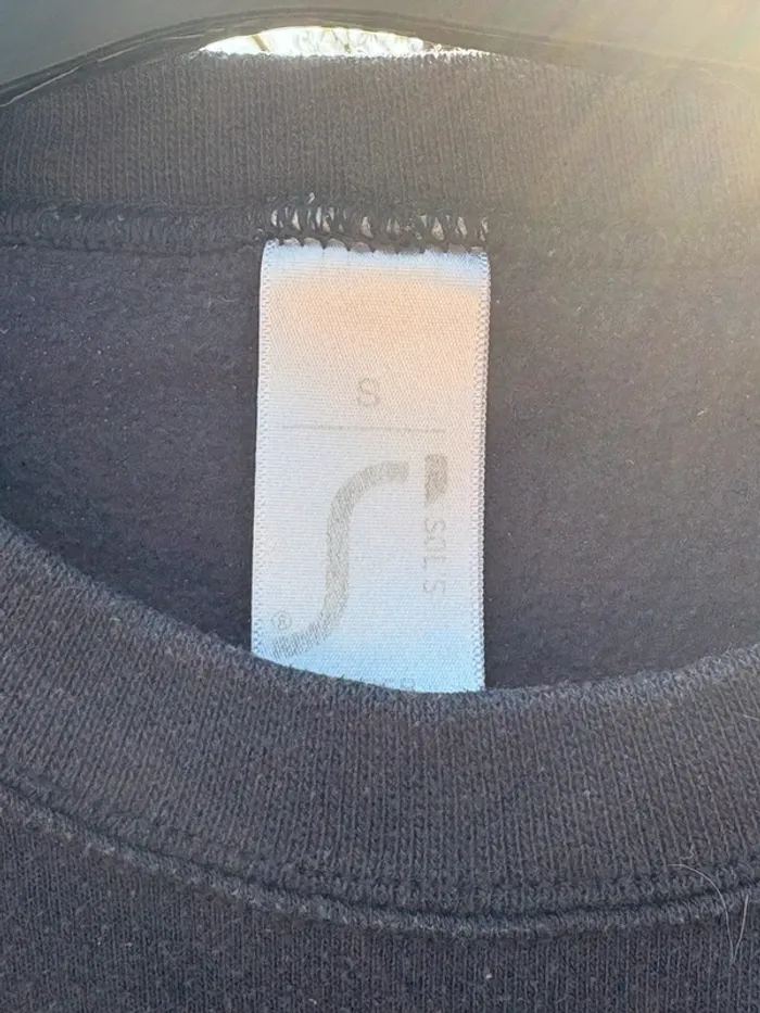Pull avec écriture - photo numéro 3
