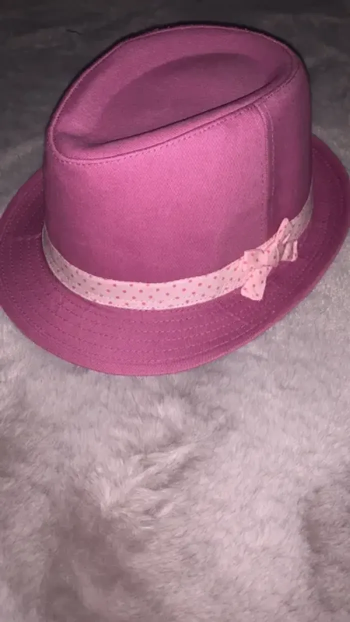 Chapeau rose neuf - photo numéro 2