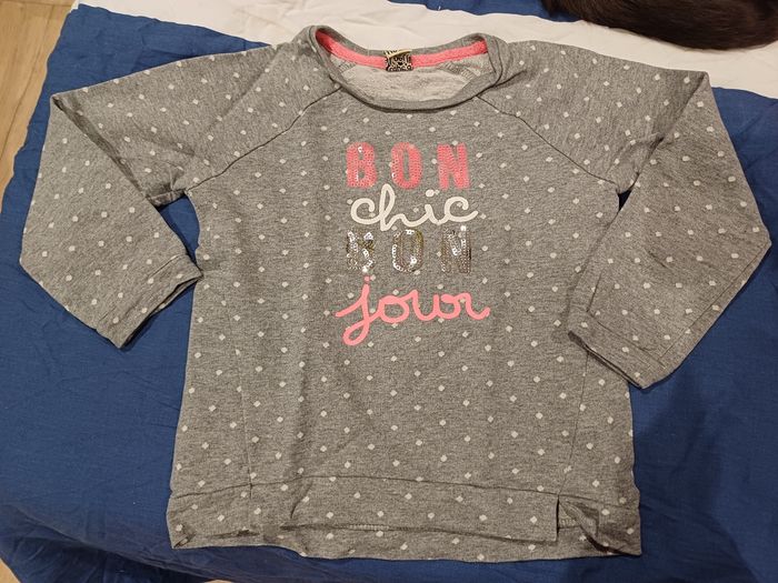 Pull 5 ans tape à l'œil