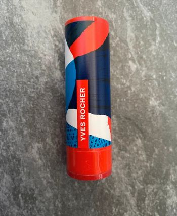 Rouge à lèvres rouge mat