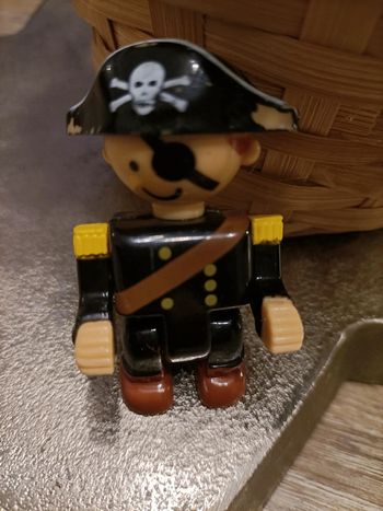 Lego figurine pirate