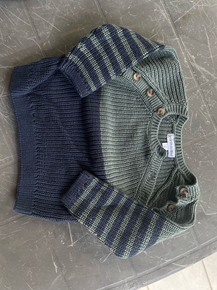 Vend 2 pull et 2 Gillet 9M - photo numéro 2