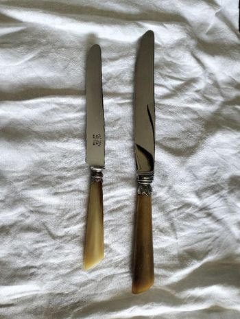 Lot de deux couteaux.