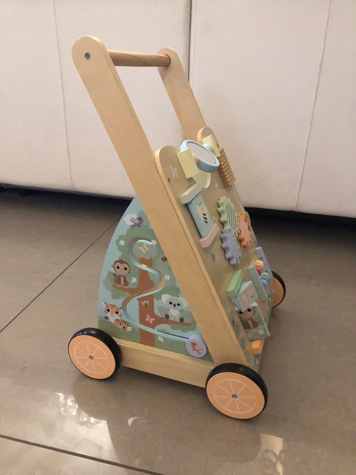 Trotteur bébé bois