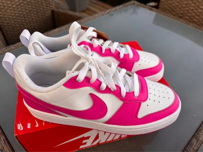 Baskets Nike P.38,5 Neuves - photo numéro 6