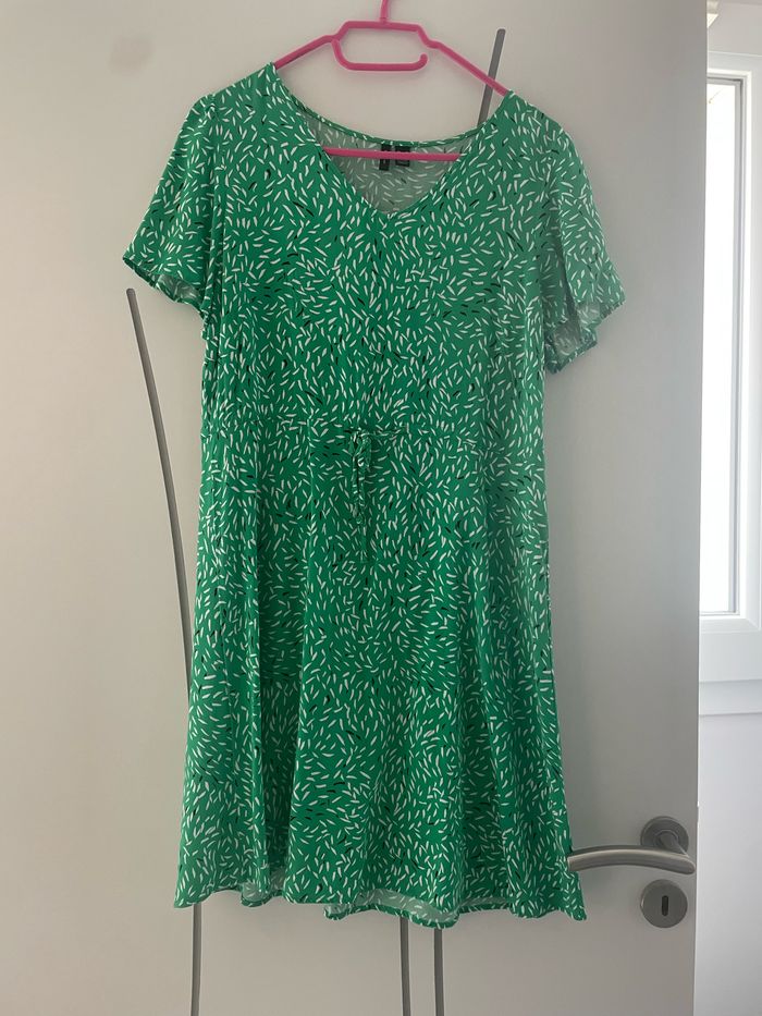 Robe T M