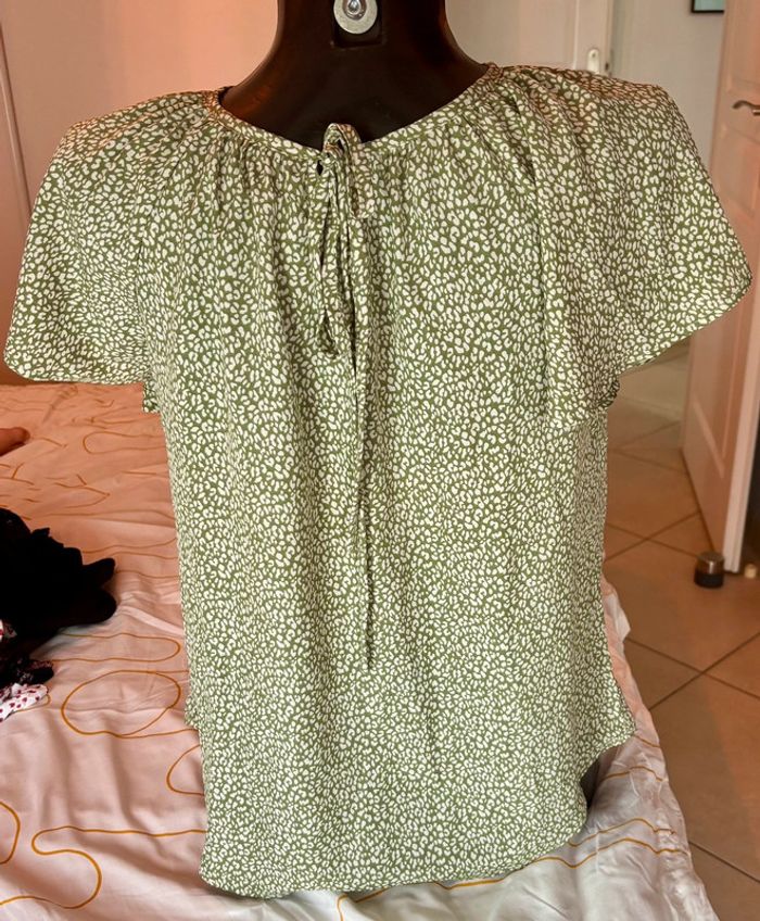 Blouse verte à motifs – Taille L - photo numéro 5