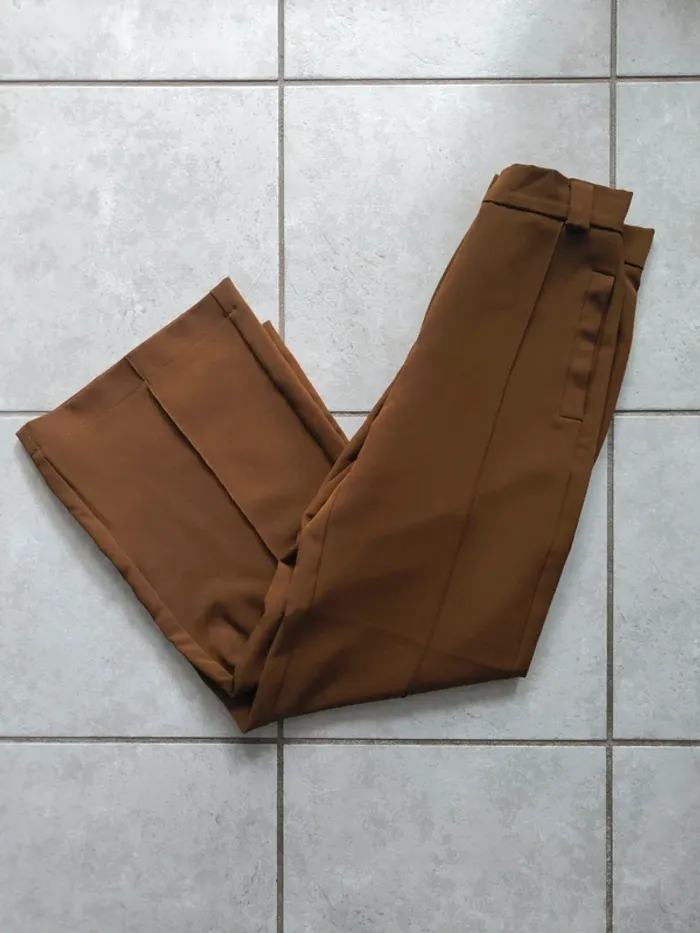 Pantalon à jambes larges marron