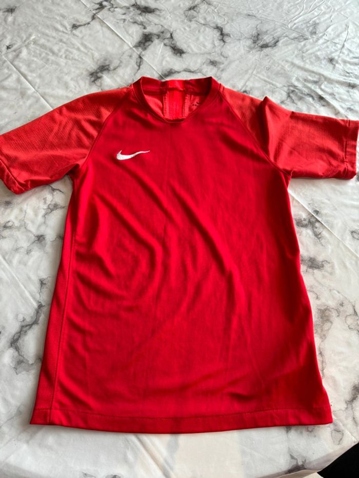 T shirt nike L