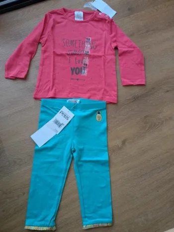 Ensemble 18 mois neuf