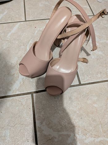 Talons rose simili cuir