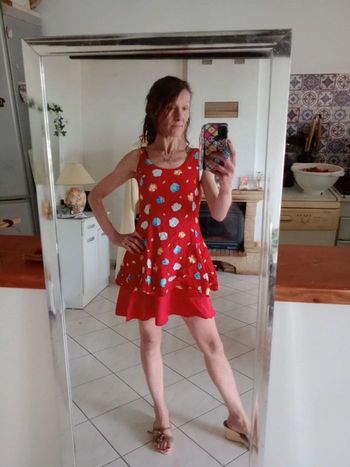 Robe 36 rouge fleurie c80