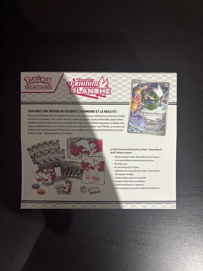 Coffret Dresseur d’Élite ETB Pokémon EV10.5 Flamme Blanche en Français - photo numéro 3