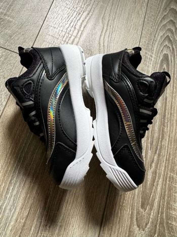 Baskets noires à lacet T.29 - photo numéro 3