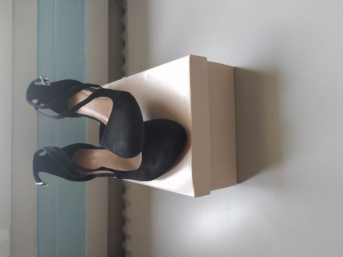 Escarpins en très bon état de la marque Anna Field taille 42 - photo numéro 2