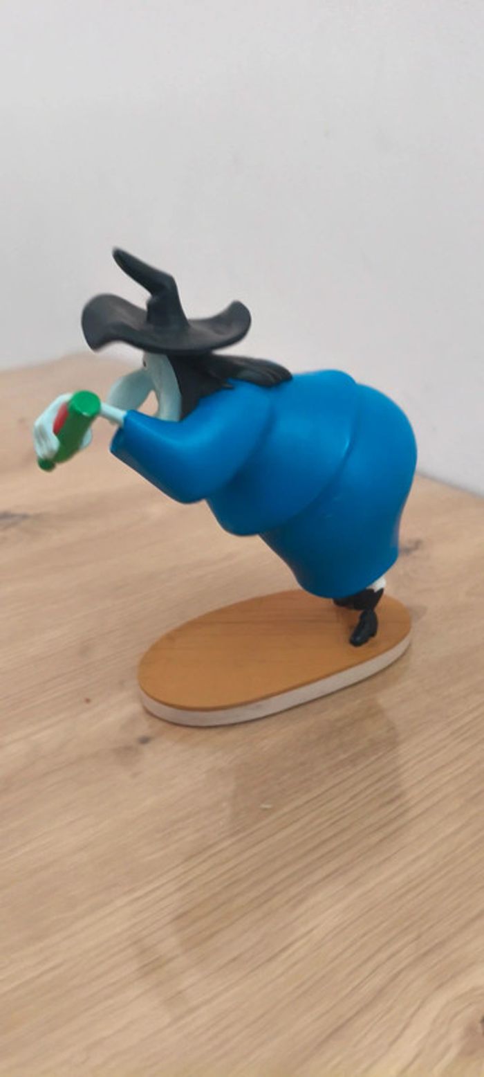 Figurine Hazel la sorcière Warner Bros - photo numéro 2
