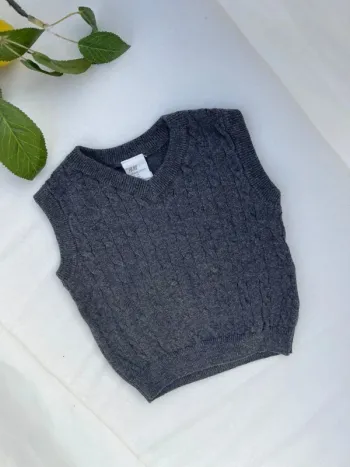 Pull sans manches H&M bébé garçon taille 62 cm, 3 mois